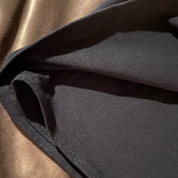 2 LOFT LINED BLACK AND WHITE SIZE MEDIUM TANK TOPS - Picture 8 of 10